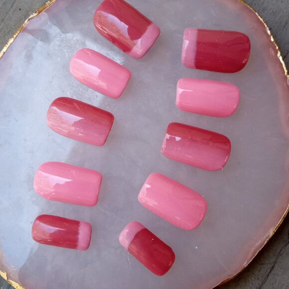 24pc Verticle Ombre 💗 Mixed Press-on Nail Set (Made to Order) - Picture 7 of 15